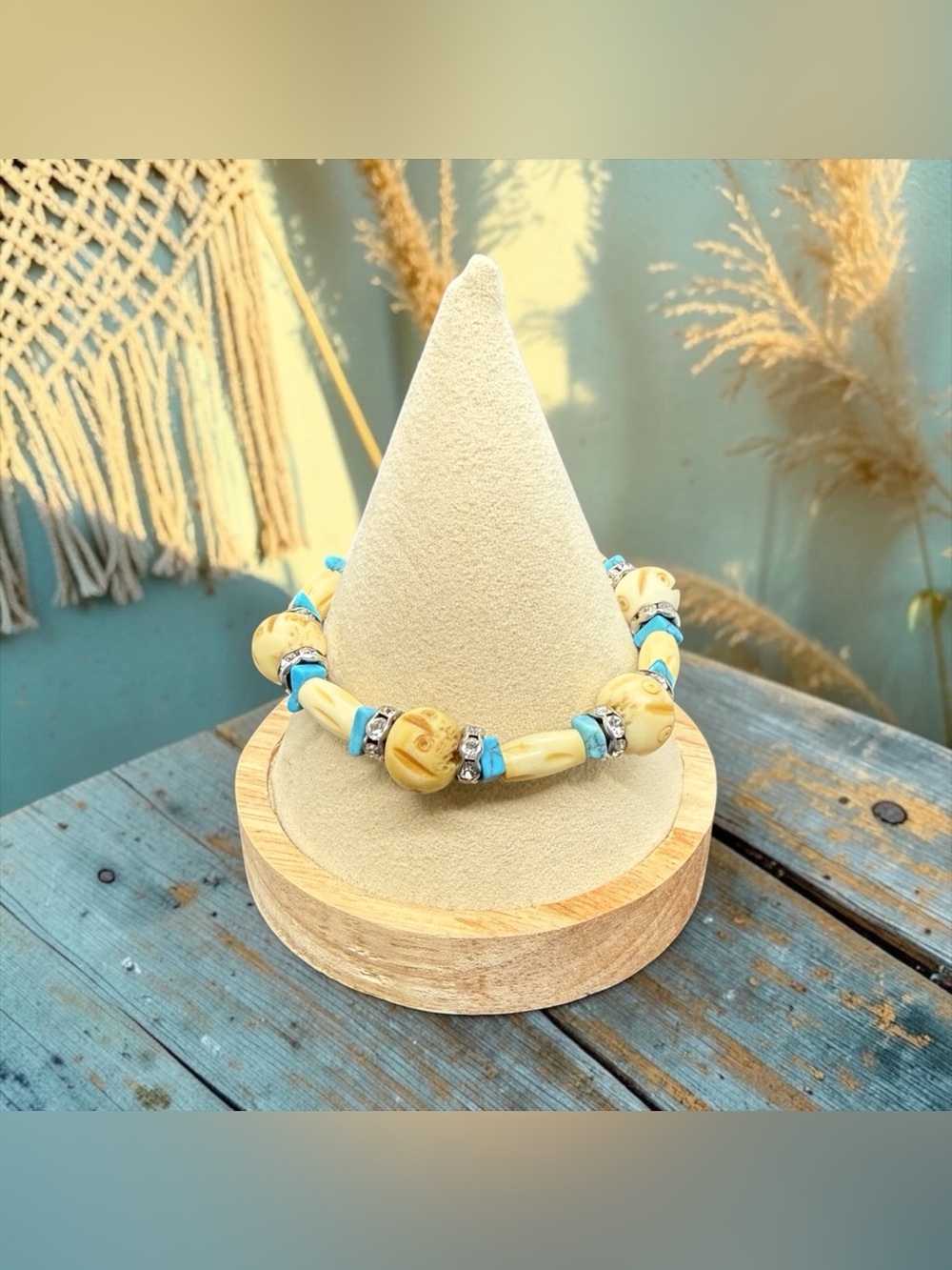 💙VTG Hand-Carved Bone Face Beads w/Turquoise Chips & Rhinestones Bracelet/EUC
